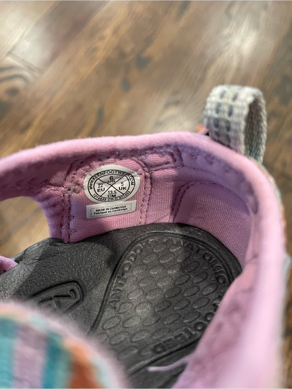 Keen Kids Gray Sandals with Pink & Multicolor Straps - Picture 7 of 7
